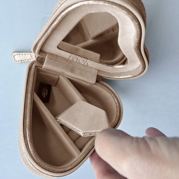 Nordstrom Chic Heart Jewelry Organizer Box Travel Case Glitter Gold NWOT - Picture 3 of 7